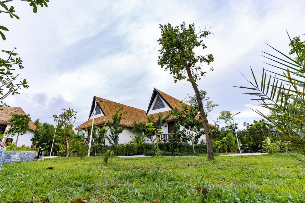 Rivertree Villa & Resort Kampot Exterior photo